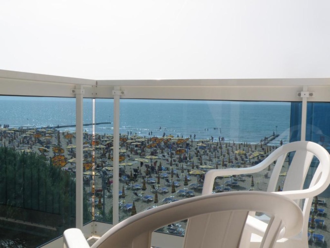 Standard Double room with partial sea view
