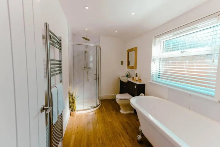 3 Bedrooms Cottage