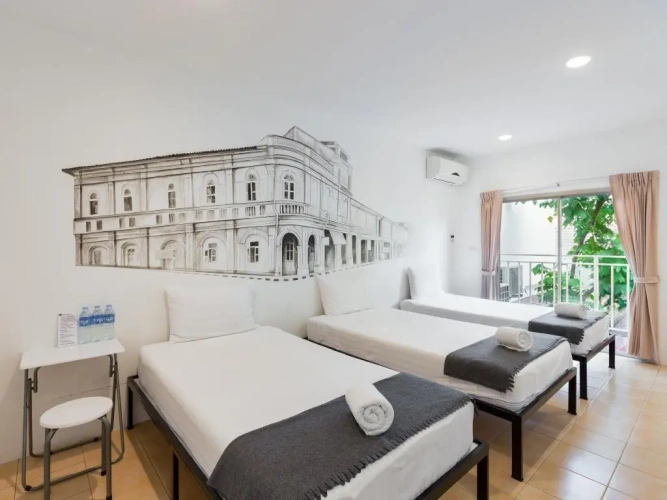 Standard Triple room