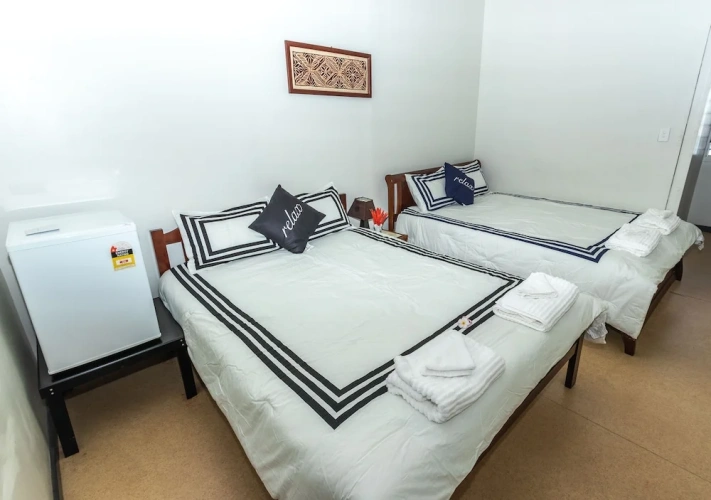 Standard Sextuple Family room