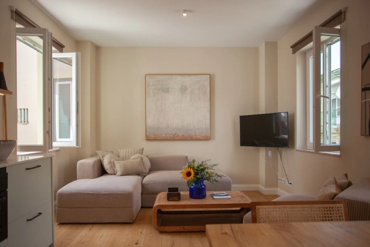 2 Bedrooms Apartment