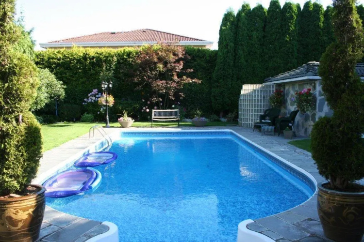 The Stone Hedge B&B