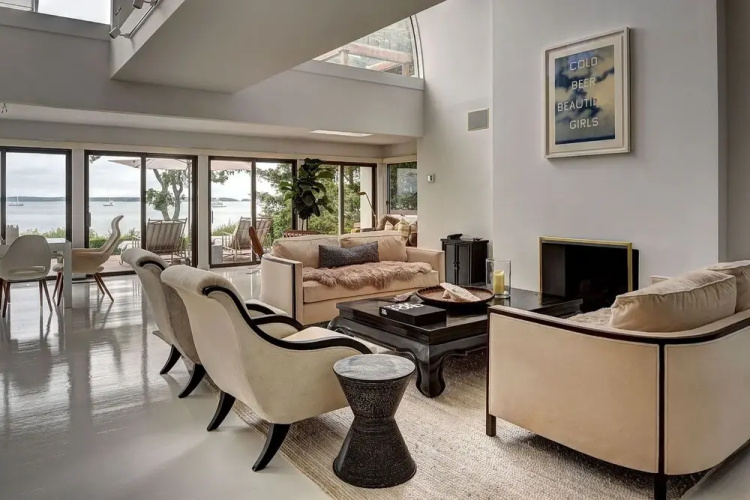 Sunset Villa by Rove Beachfront w Deck Pool
