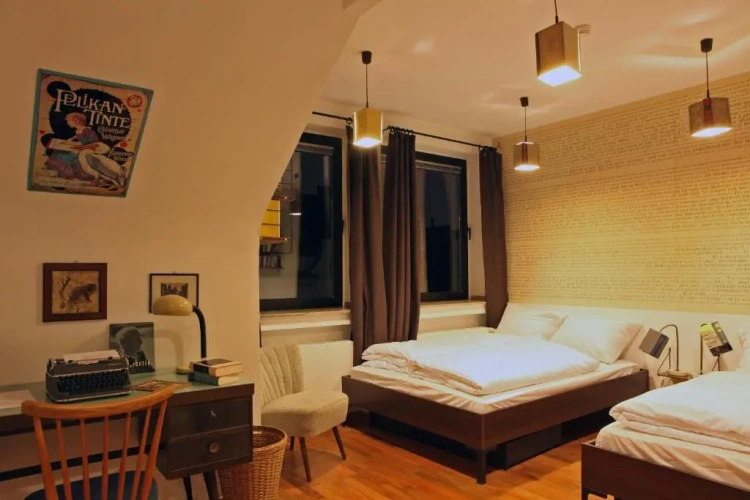 Standard Triple room