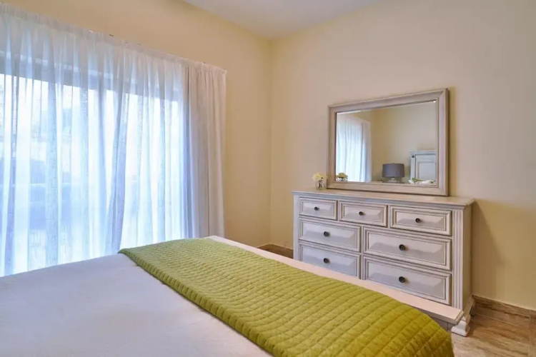 Luxury Beach Condo With Pool View Bh-102