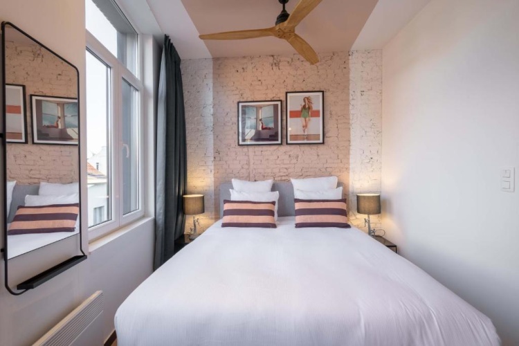 2 Bedrooms Apartment