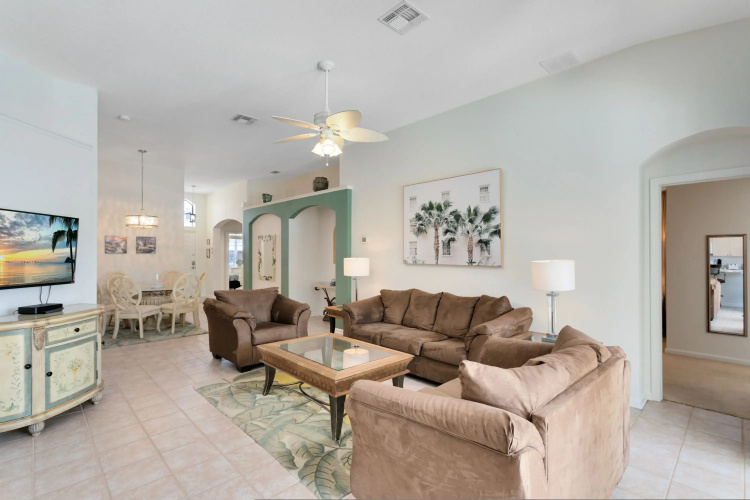 4 Bedroom 3 Bath South Facing Pool Spa Villa
