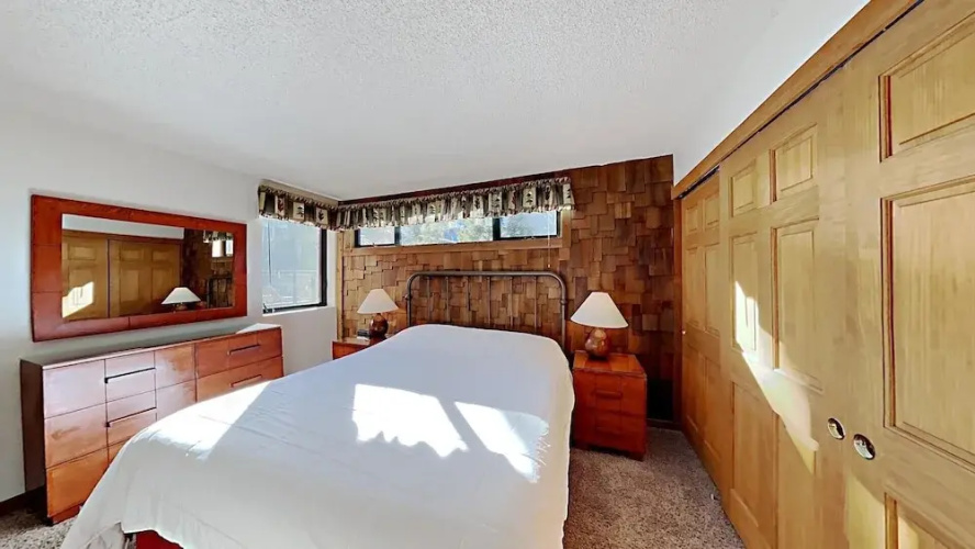 572 2 Bedroom Condo