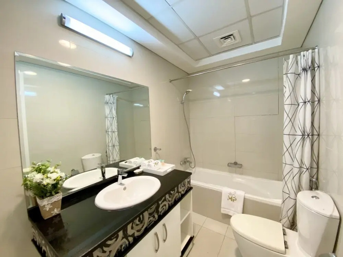 Luxe Apt with Panoramic Views and Terrace
