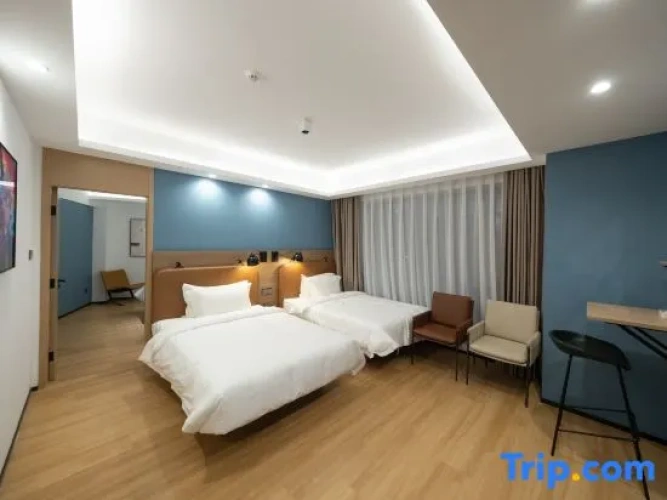 Family Suite with lake view