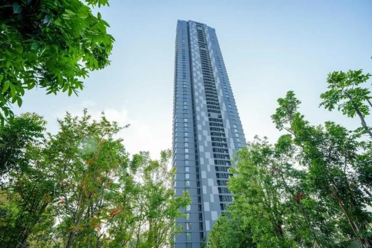 Luxury 2BR Sea View Apartment with Private Lift and Free Parking