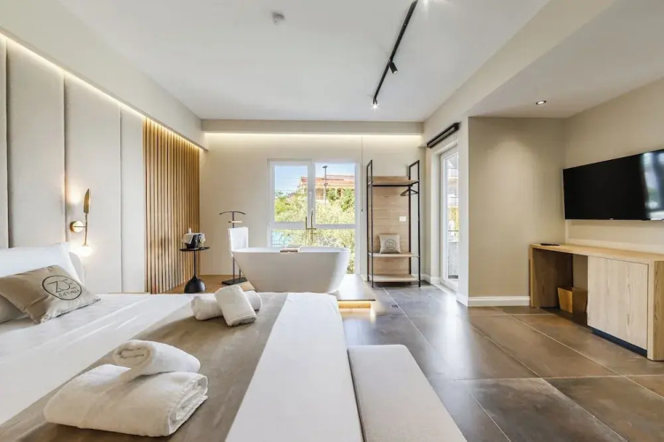 Zoe's Villa 201