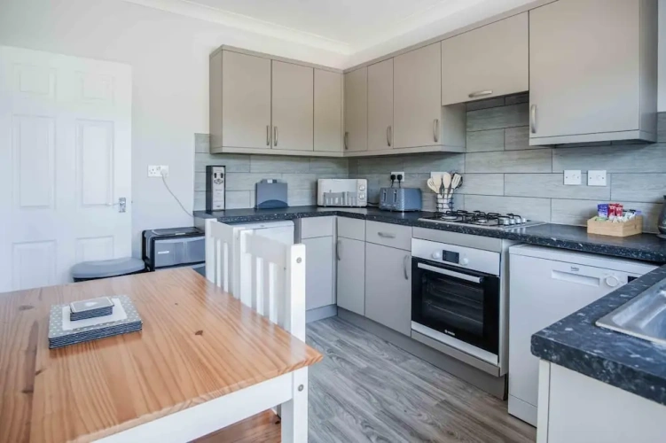 3 Bedrooms Cottage