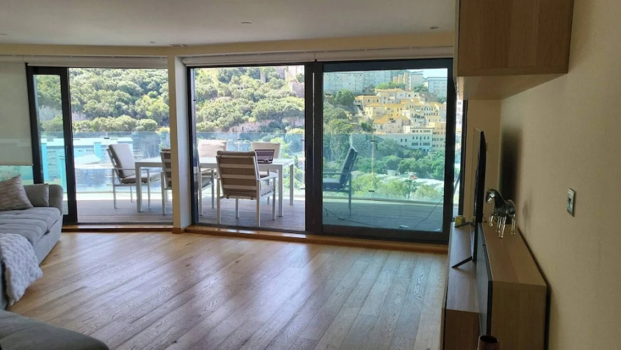 3 bed Ocean Spa Plaza Luxurious Flat