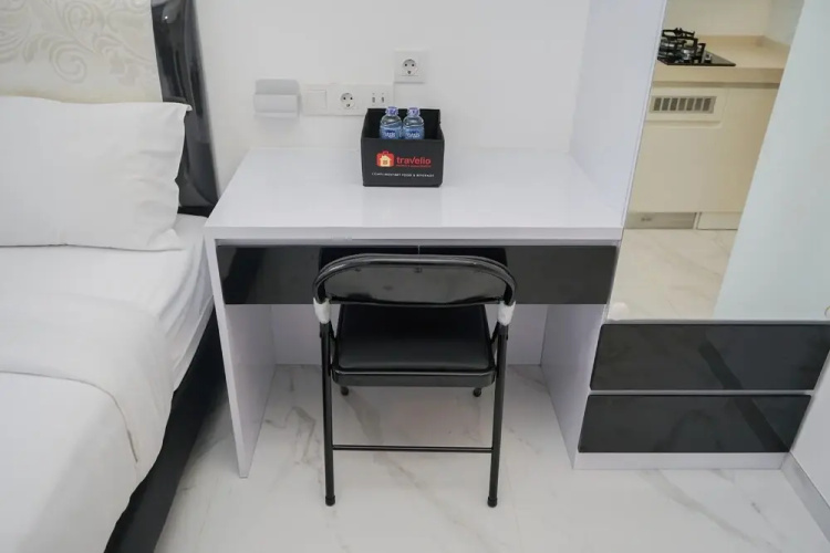 Elegant And Comfy Studio At Sky House Bsd Apartment