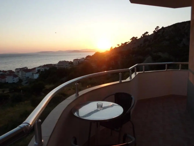 1 Bedroom Apartment with balcony and with sea view