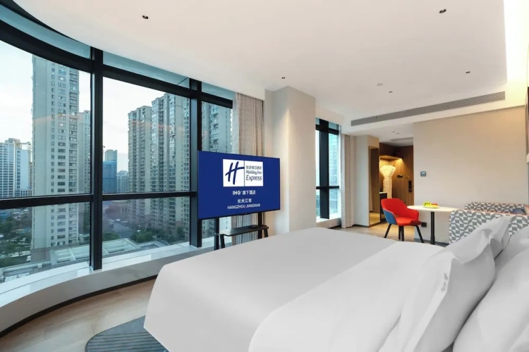 Standard Double room with city view