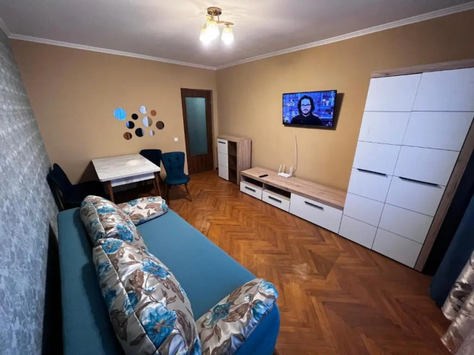 2 rooms Airy & Bright Colors