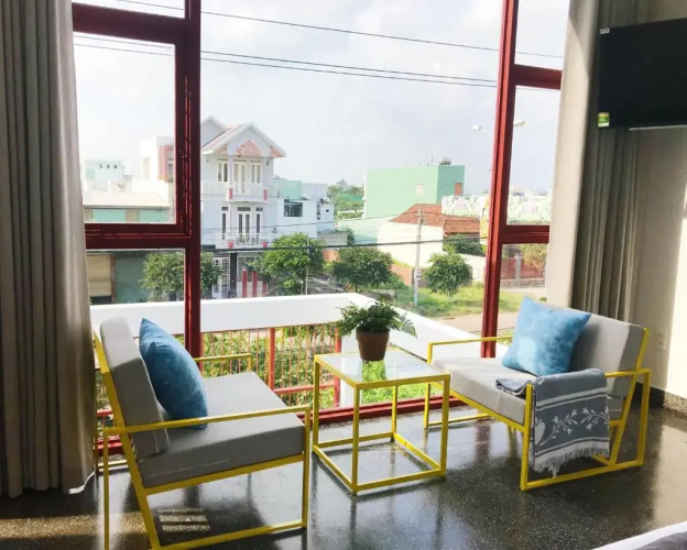 LaRose Cafe I Bed & Breakfast