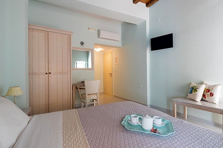 Standard Twin room with view