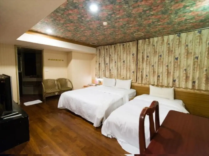 Standard Triple room