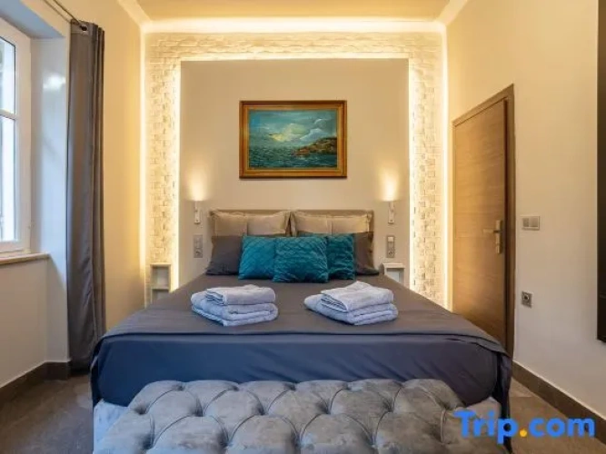 2 Bedrooms Villa
