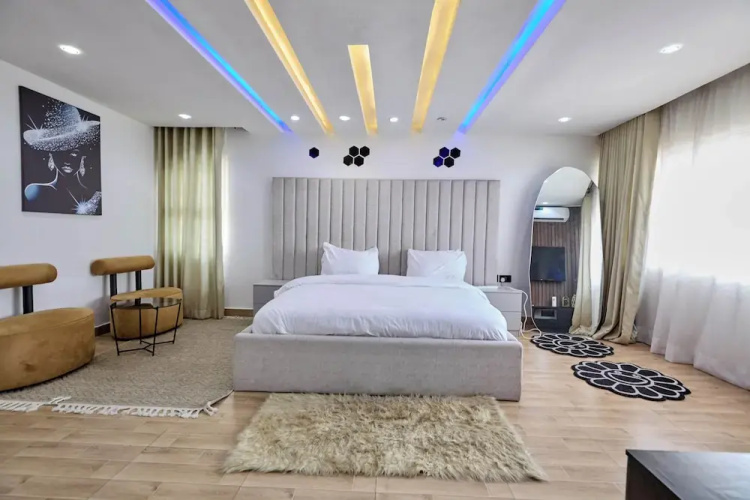Top Loft 3 Bed   Penthouse Apartment