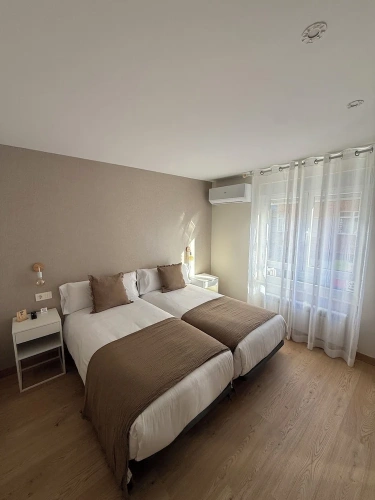 Standard Twin room with city view