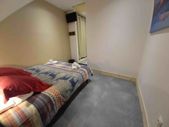 Standard Twin room with mountain view