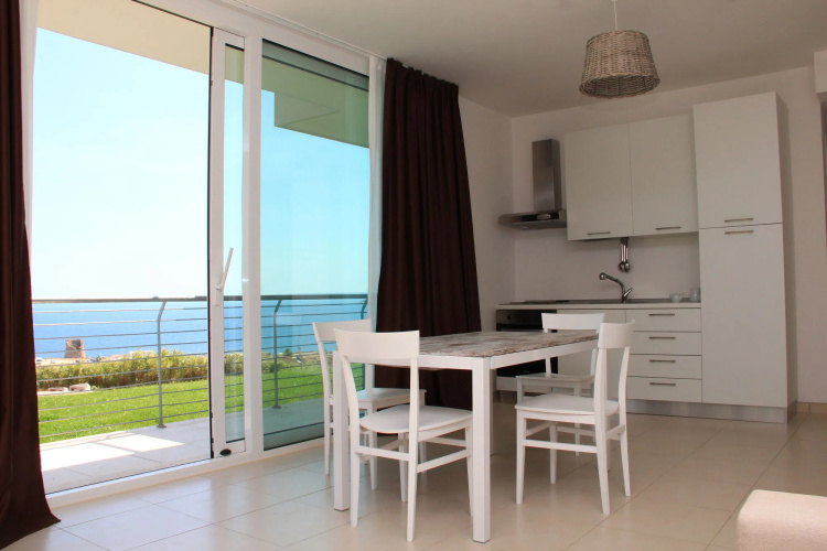 19 Summer Suites