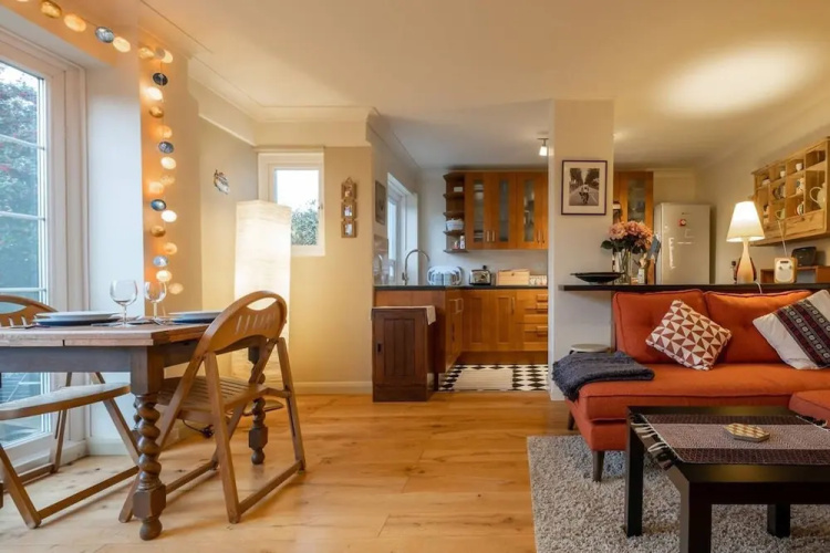 Host Stay Tivoli Den