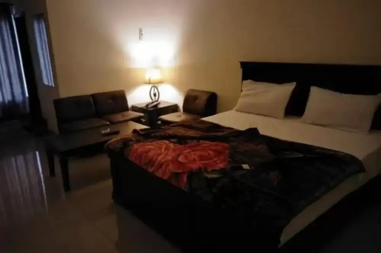 Hotel Golden Inn