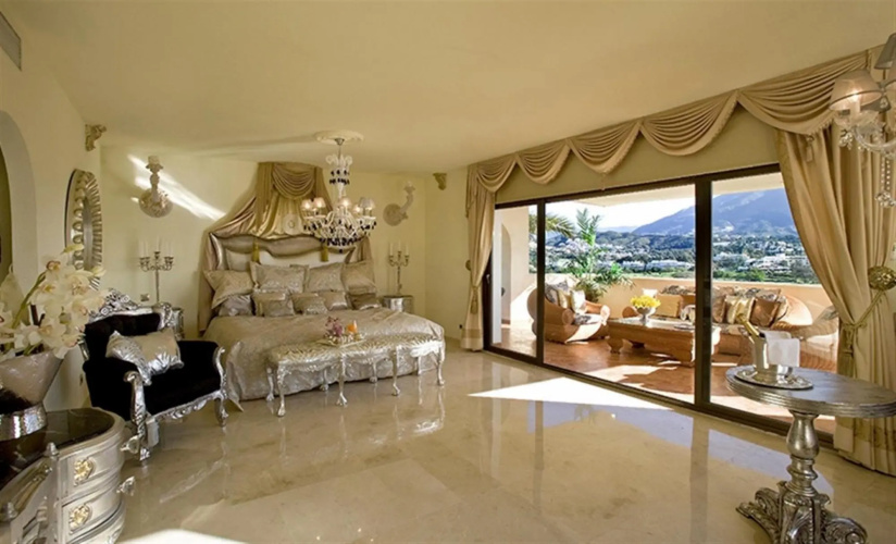 19567 - Unique Luxurious And Palacial Villa