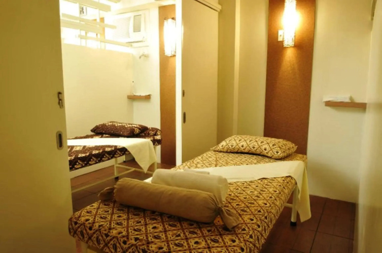 L'Fisher Hotel