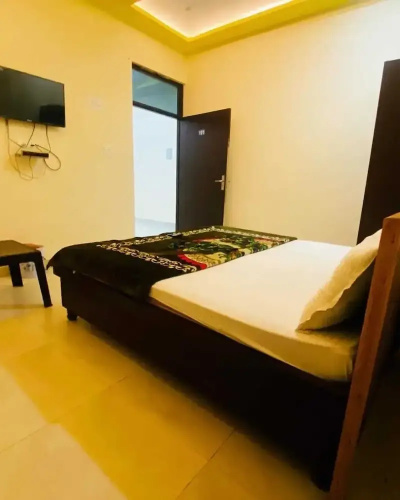 Upmanyu Guest House