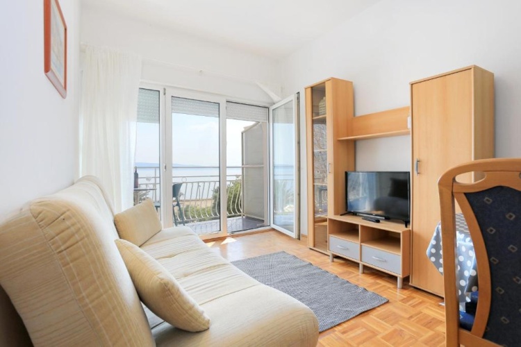 1 Bedroom Apartment with balcony and with sea view