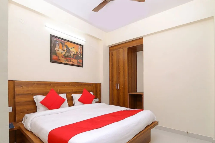OYO 16953 The Grace Residency