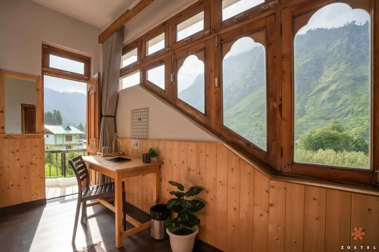 Standard Double room with balcony and with mountain view
