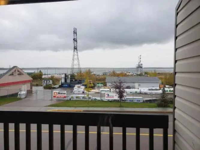 Wabamun Lake Inn