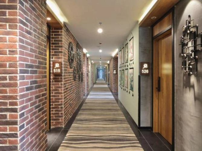 Light Isle Hotel