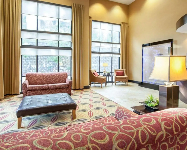 Comfort Suites