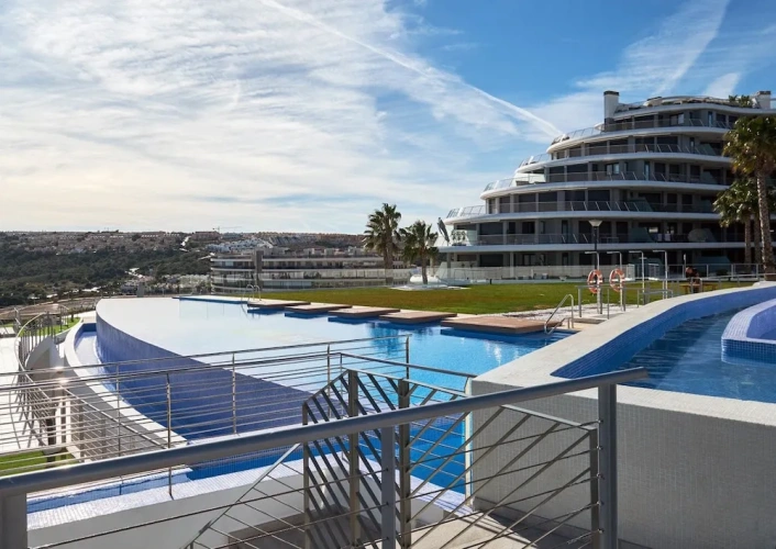 2 Bedrooms Apartment with sea view