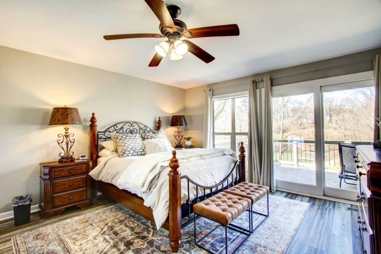 4 Bedrooms Cottage