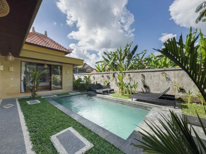 2 Bedrooms Villa
