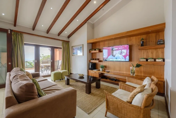 4 Bedrooms Luxury Sextuple Villa