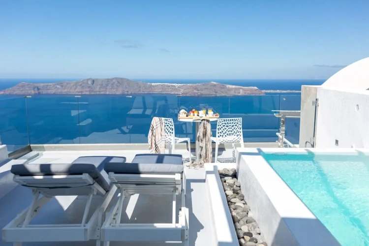 Deluxe Suite with balcony and with sea view