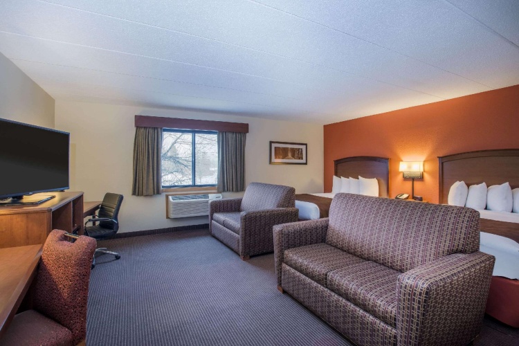 Quadruple Suite