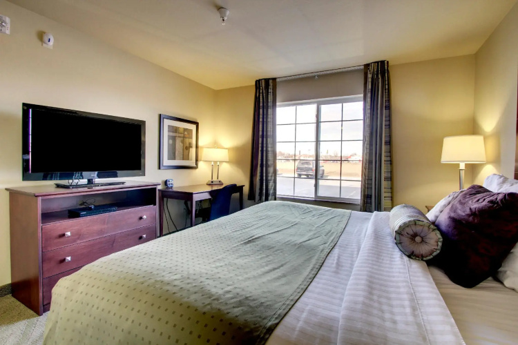 Cobblestone Hotel & Suites - Wayne