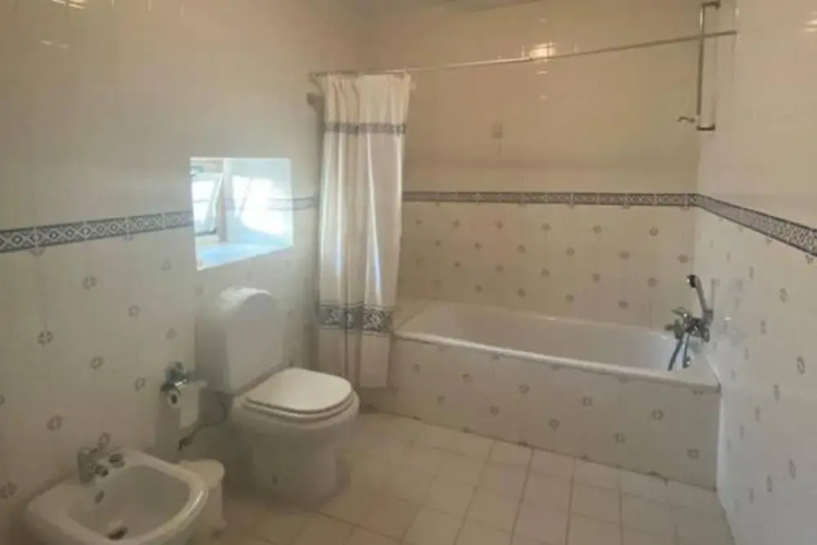 2Br Serra da Estrela Escape-cheese & Wine, Parking