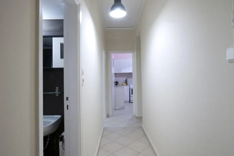 Ambelokipi. Spacious Sunny Apartment